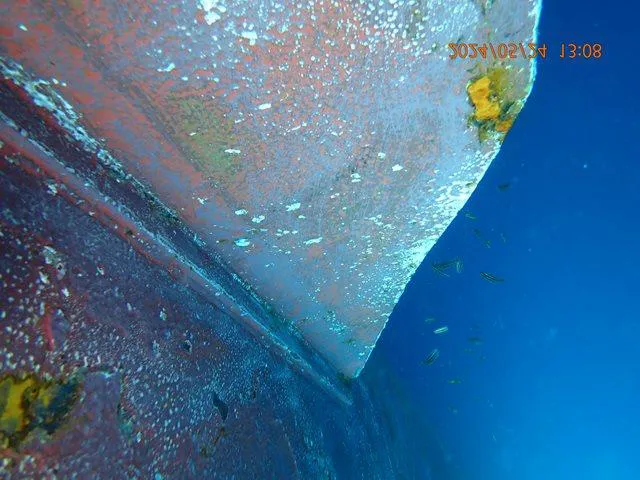 Bilge keel after cleaning